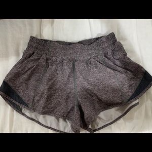 Lululemon Hotty Hot Shorts 2.5”